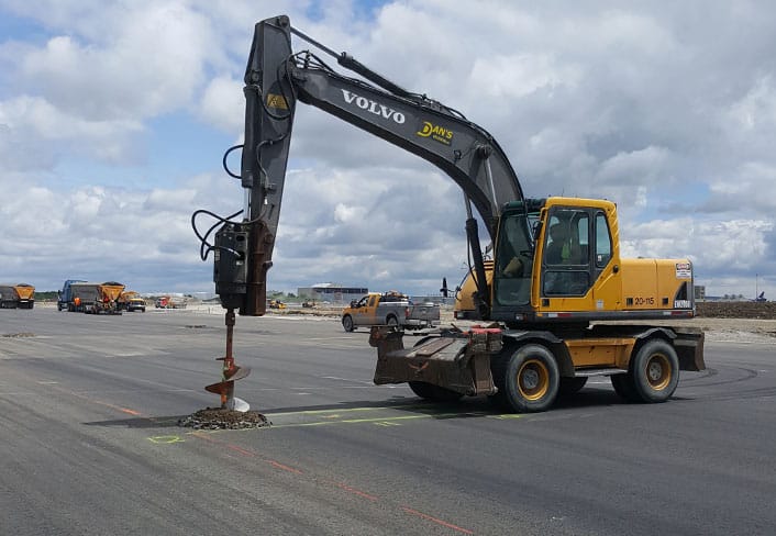 Runway_4L_22R_rep Runway 4L/22R